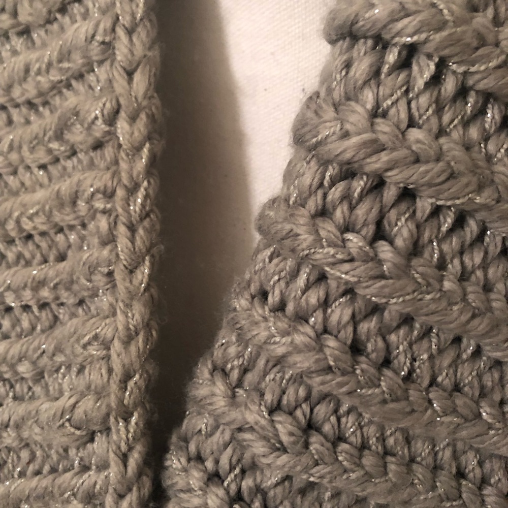 Hand knit scarf - Picture 3 of 4